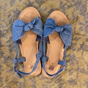 Gap sandals